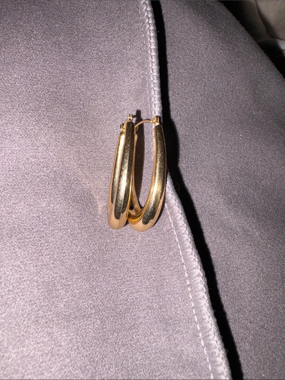 14K yellow Gold Oval Hoop earrings with latch backs. - Picture 6 of 11